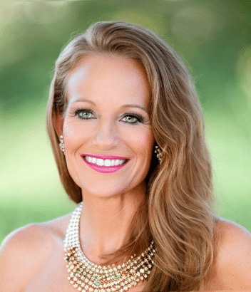 Headshot of Mandi Simeone